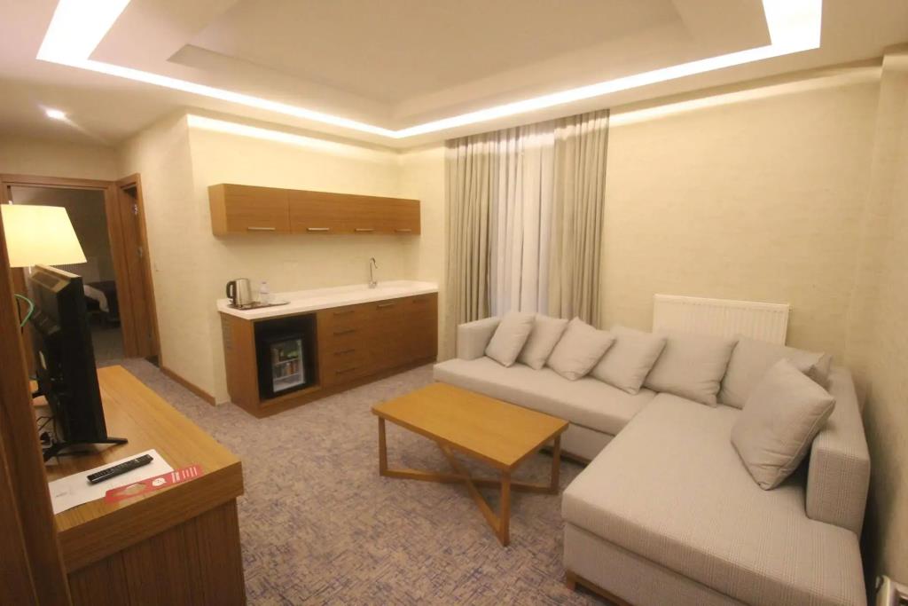 Garden Zara Hotel 3*