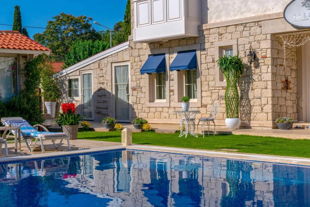 Salbakos Herakleia Hotel 0*