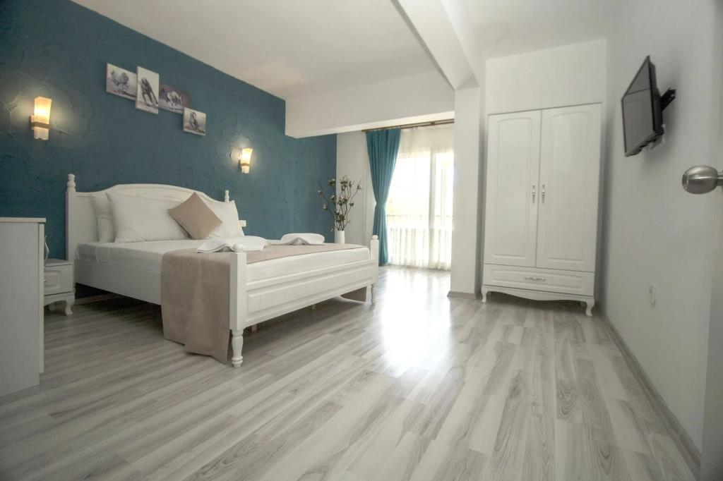 Alacat? 716 Hotel 0*