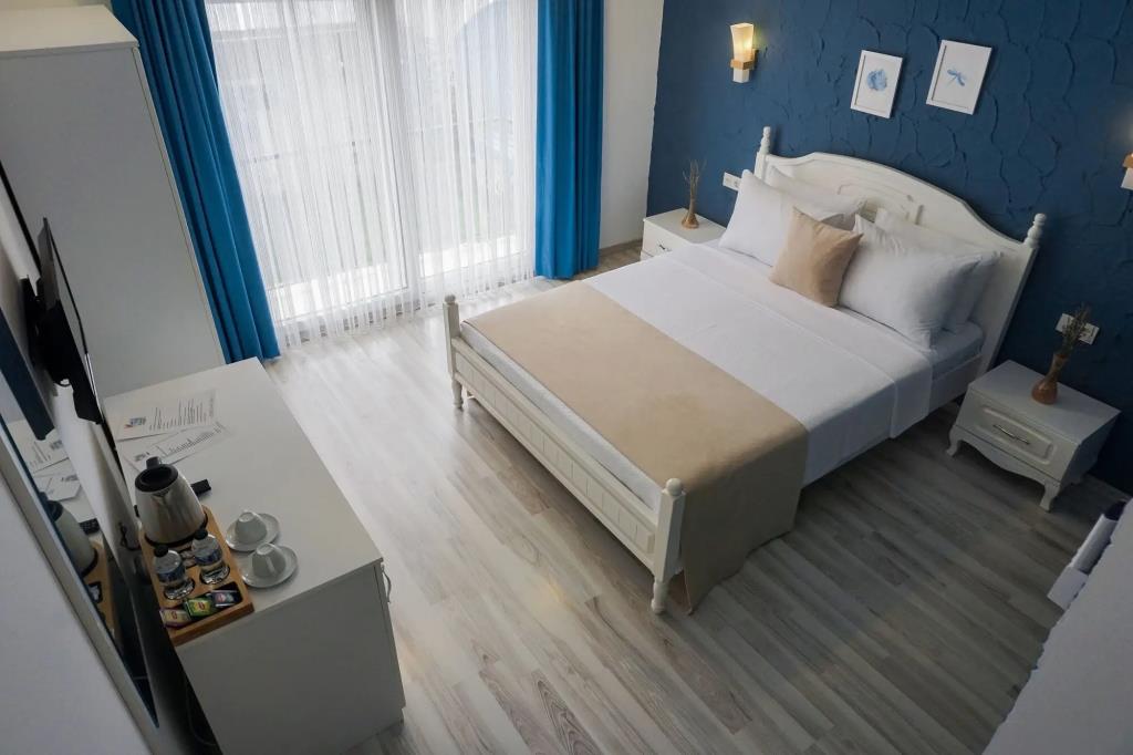 Alacat? 716 Hotel 0*