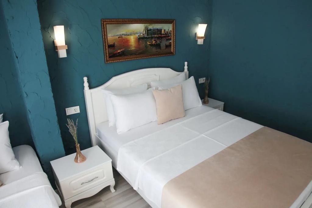 Alacat? 716 Hotel 0*