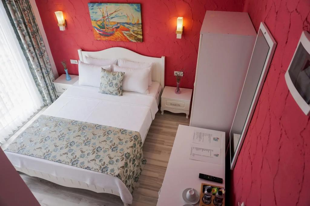 Alacat? 716 Hotel 0*