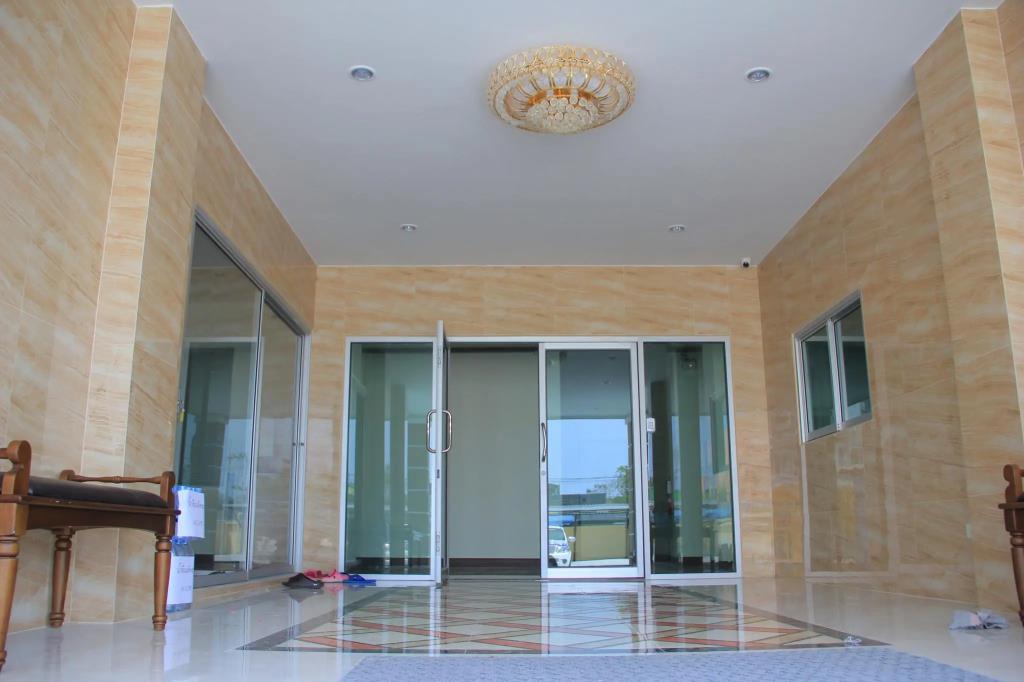 Thani Residence 3*