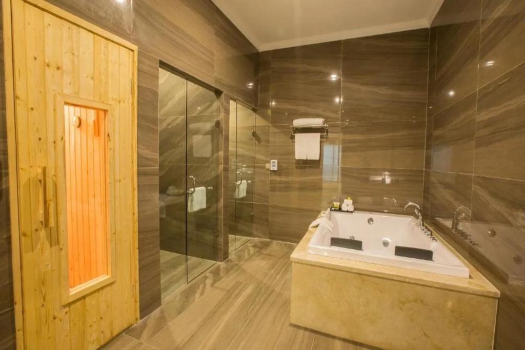 Muong Thanh Luxury Phu Tho Hotel 4*