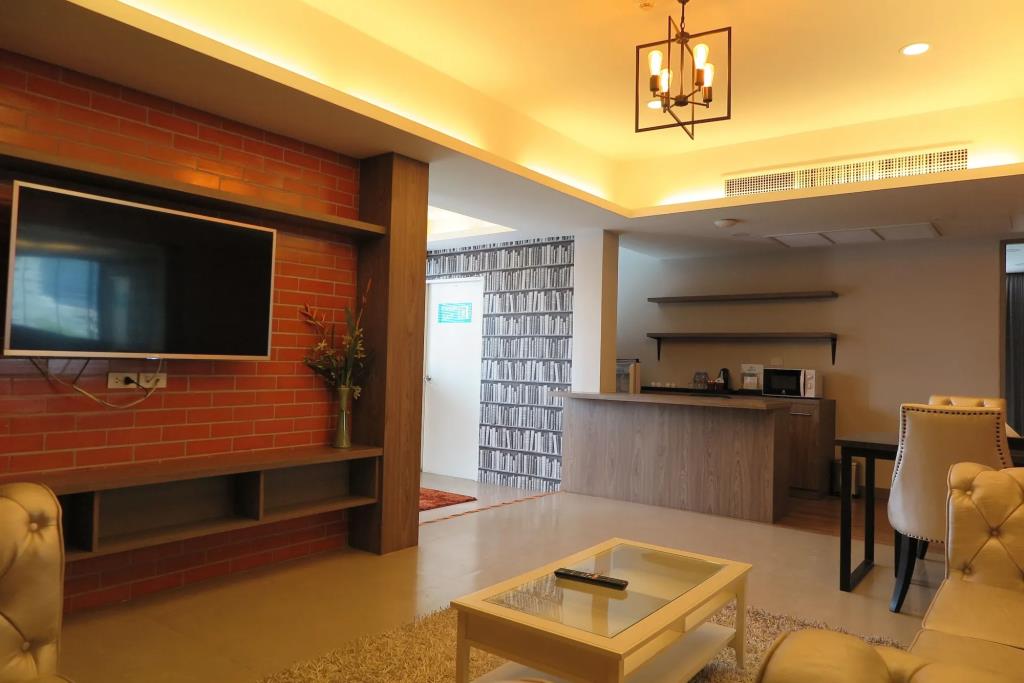 V20boutique Jacuzzi Hotel 4*