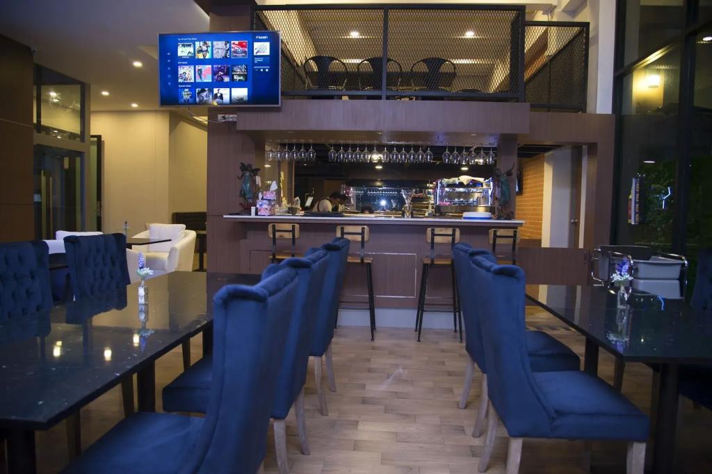 V20boutique Jacuzzi Hotel 4*