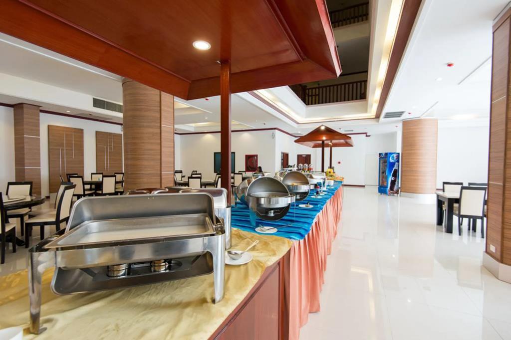 The President Hotel at Chokchai 4 4*