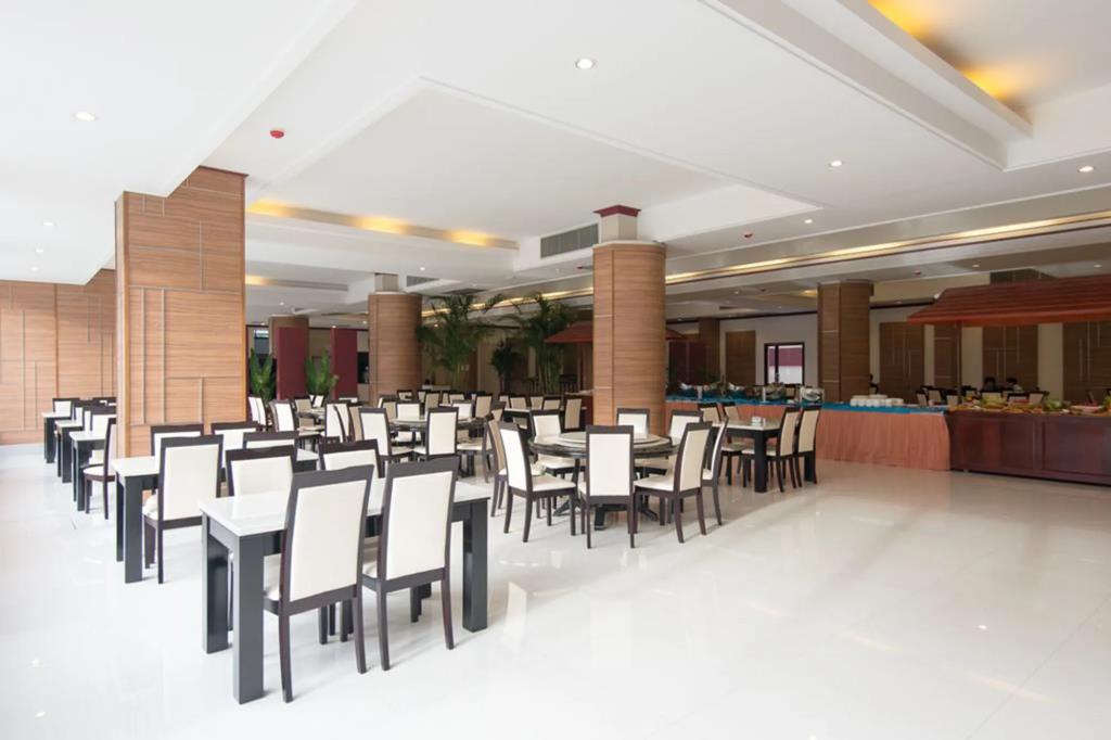 The President Hotel at Chokchai 4 4*