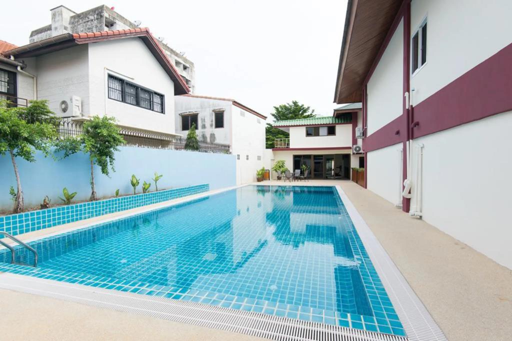 The President Hotel at Chokchai 4 4*