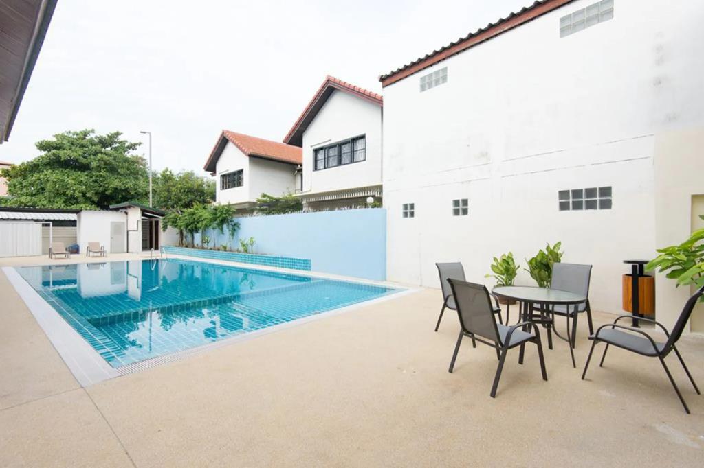 The President Hotel at Chokchai 4 4*