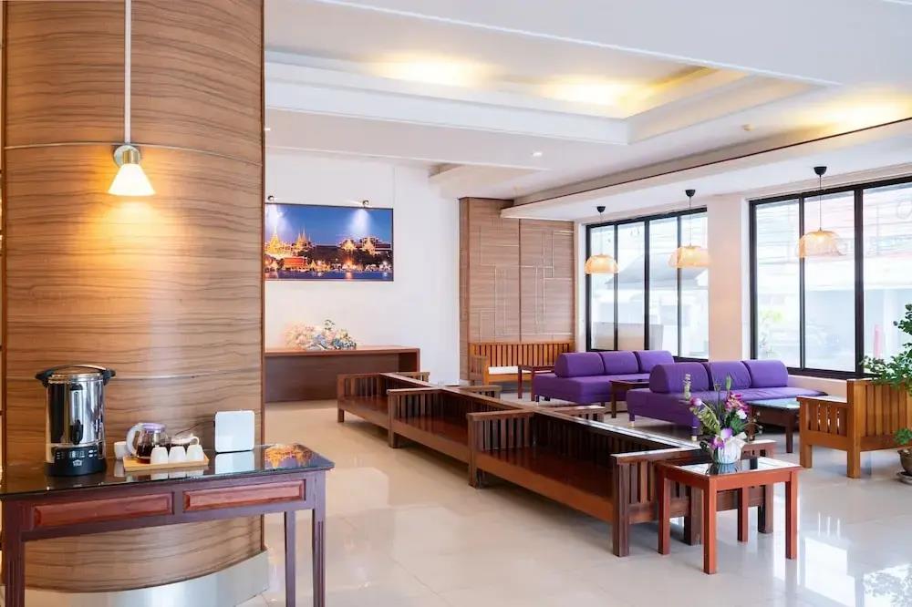 The President Hotel at Chokchai 4 4*