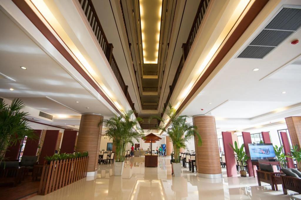 The President Hotel at Chokchai 4 4*