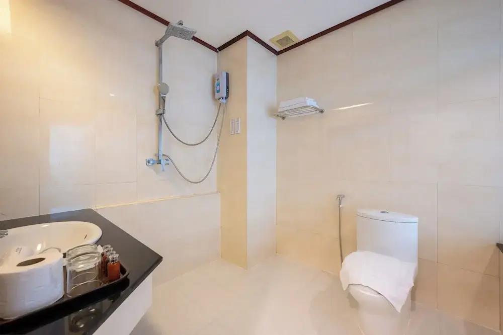 The President Hotel at Chokchai 4 4*