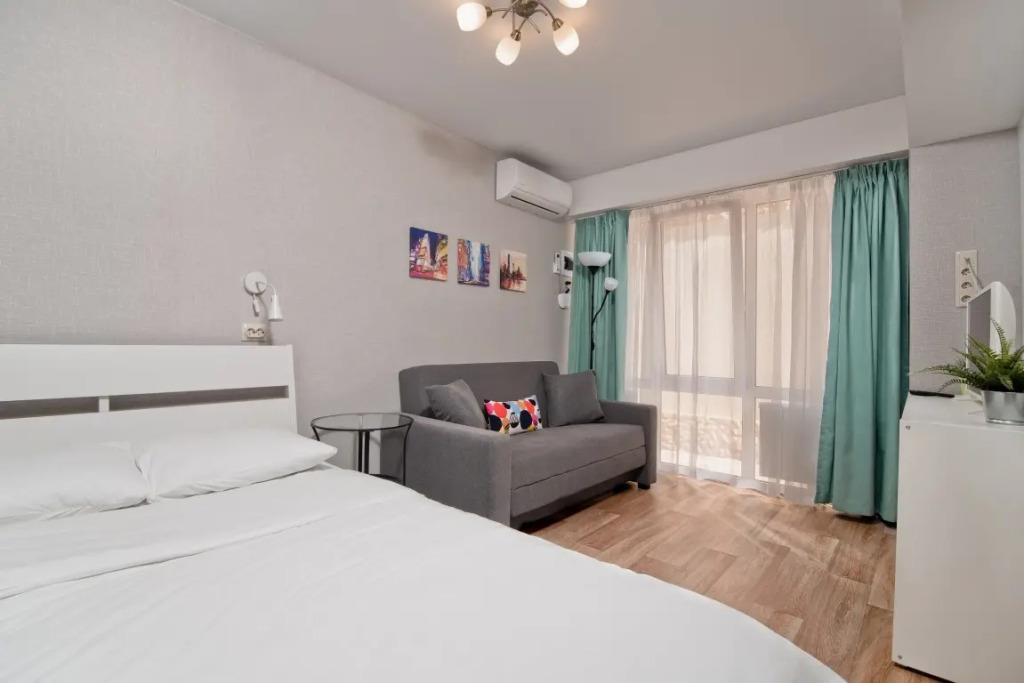 Station Apartments 0*