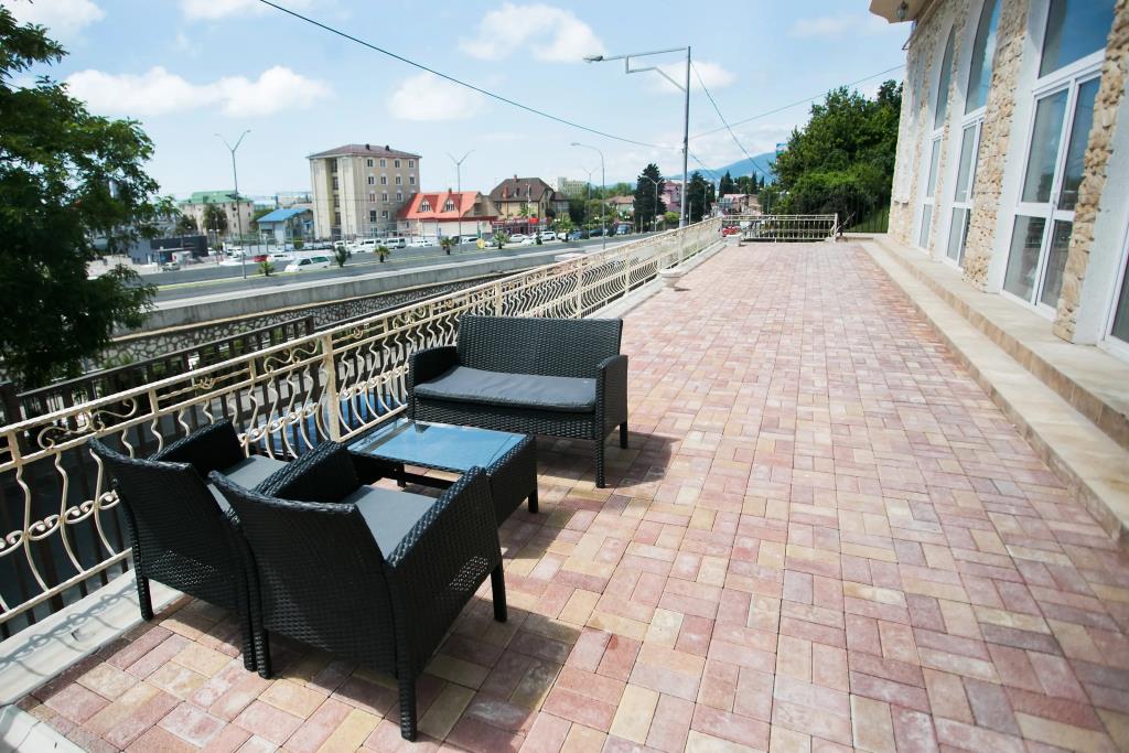 Station Apartments 0*