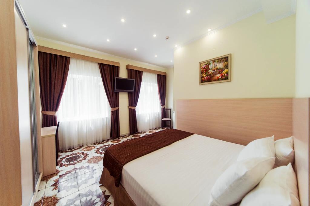 Lermontov Hotel 3*
