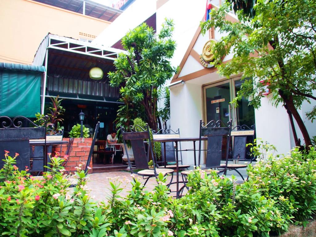 White Lodge Hotel Bangkok 2*