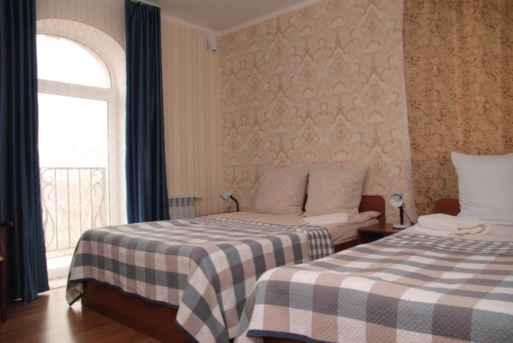 Dobrian Hotel 3*