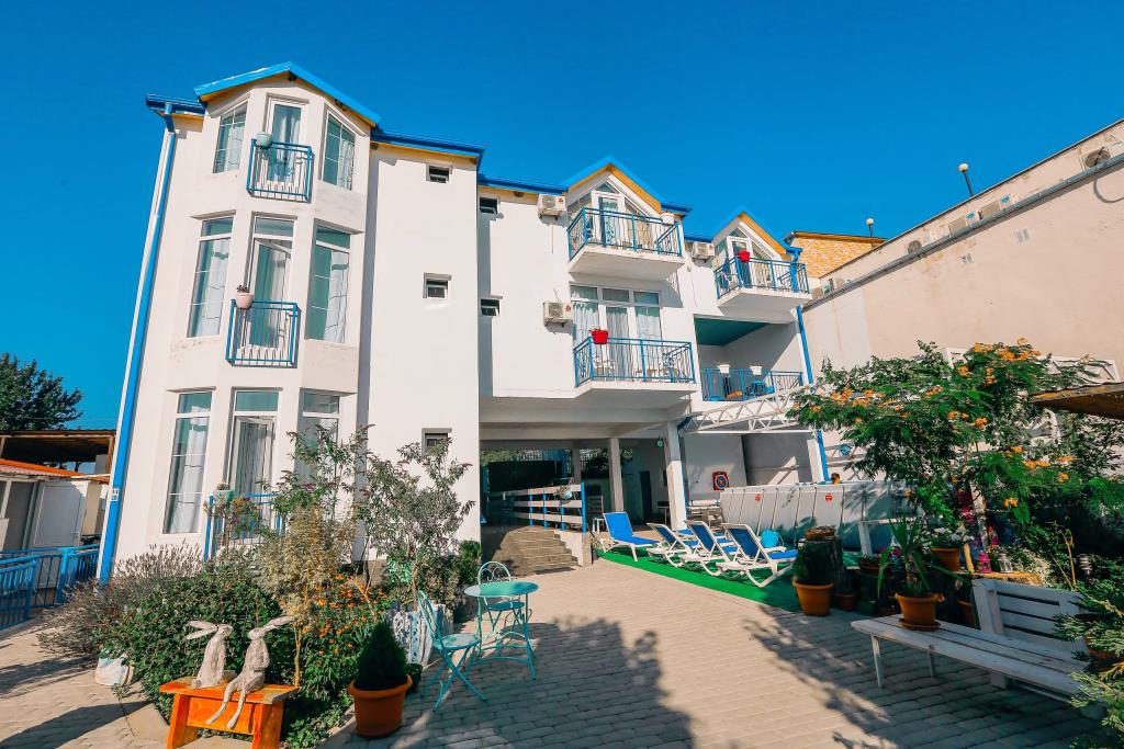 Laguna Beach Club Hotel 3*