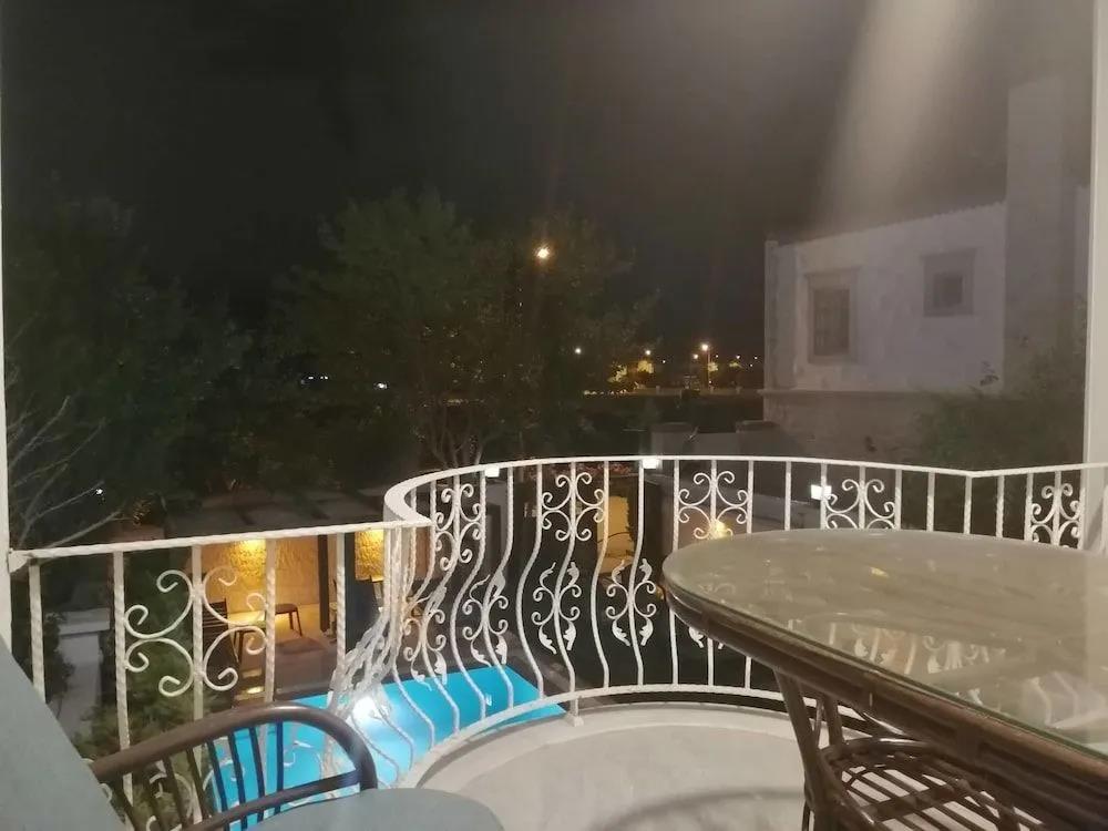 Nuriye Alacati 0*