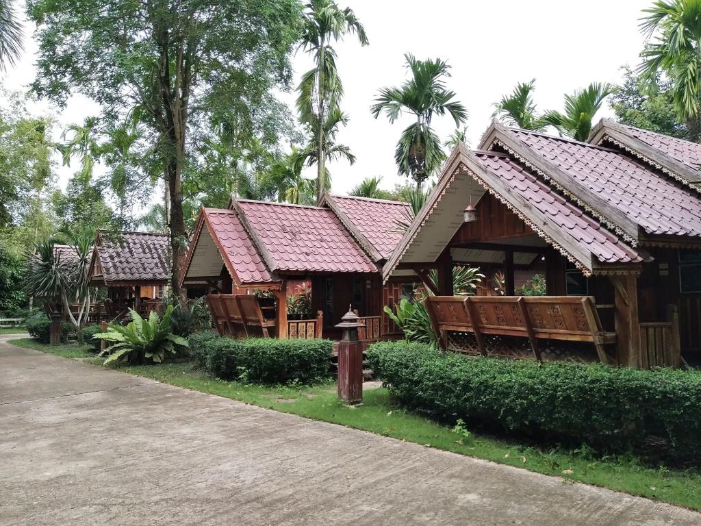 Phetsangsom Resort 2*