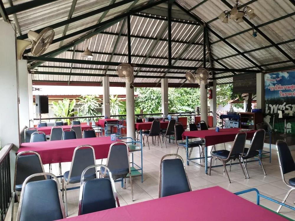 Phetsangsom Resort 2*