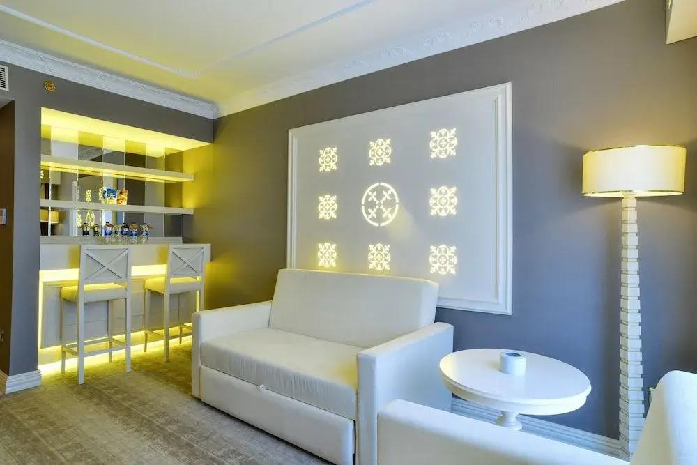 Alt?n Otel & Spa Bal?kesir 4*