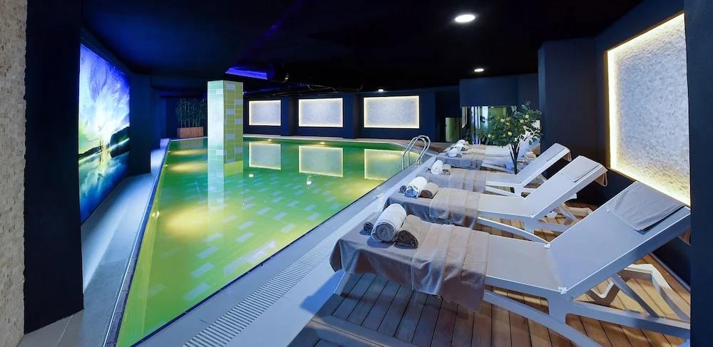 Alt?n Otel & Spa Bal?kesir 4*