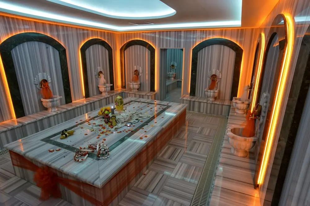 Alt?n Otel & Spa Bal?kesir 4*
