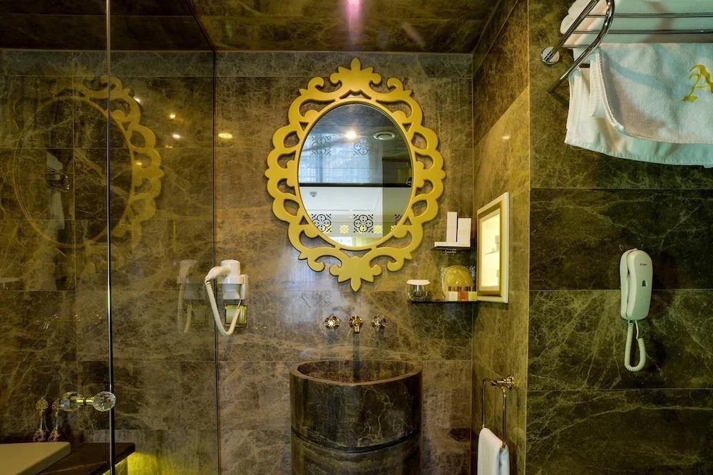 Alt?n Otel & Spa Bal?kesir 4*