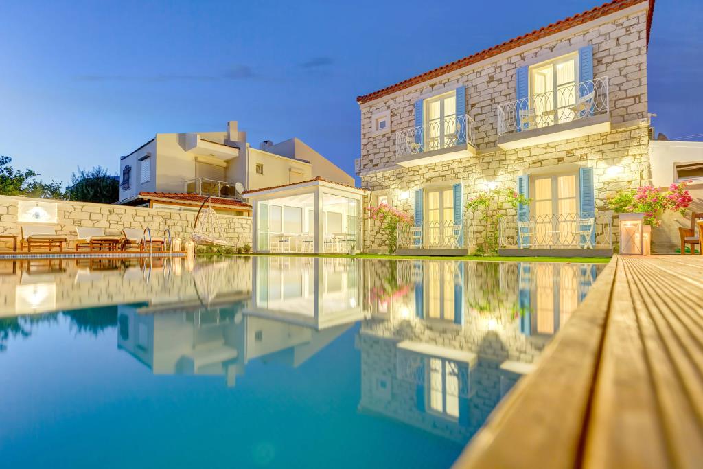Villa Peri 0*