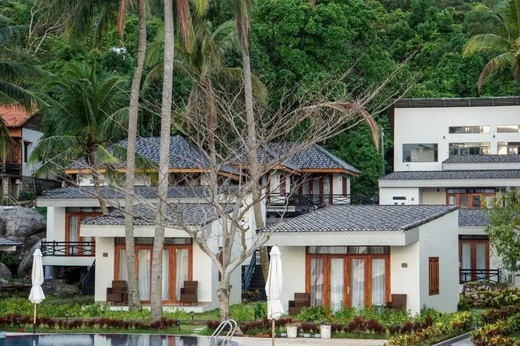 The Pier Phu Quoc Resort 3*