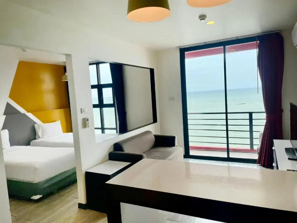 Play Phala Beach Rayong 4*