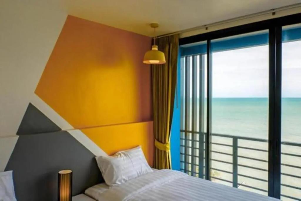 Play Phala Beach Rayong 4*