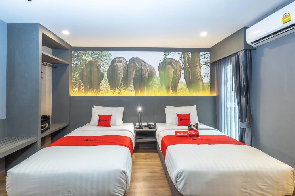 Hyde Park Hotel Bangkok 3*