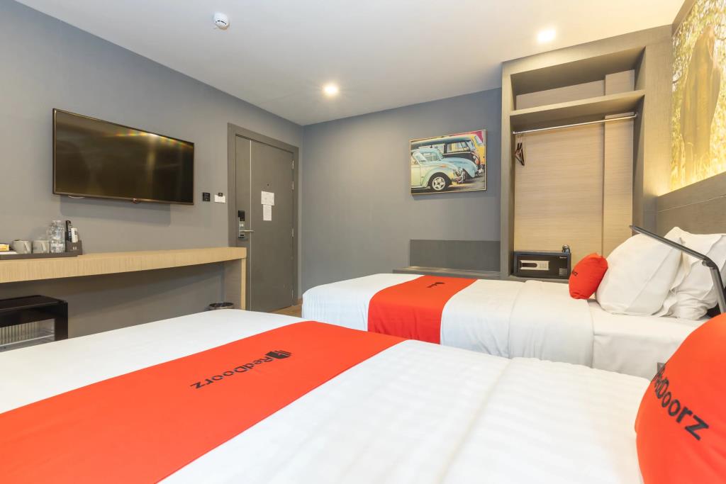 Hyde Park Hotel Bangkok 3*