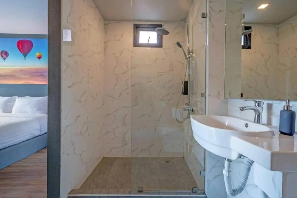 Hyde Park Hotel Bangkok 3*