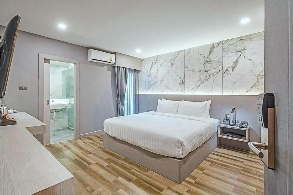 Hyde Park Hotel Bangkok 3*