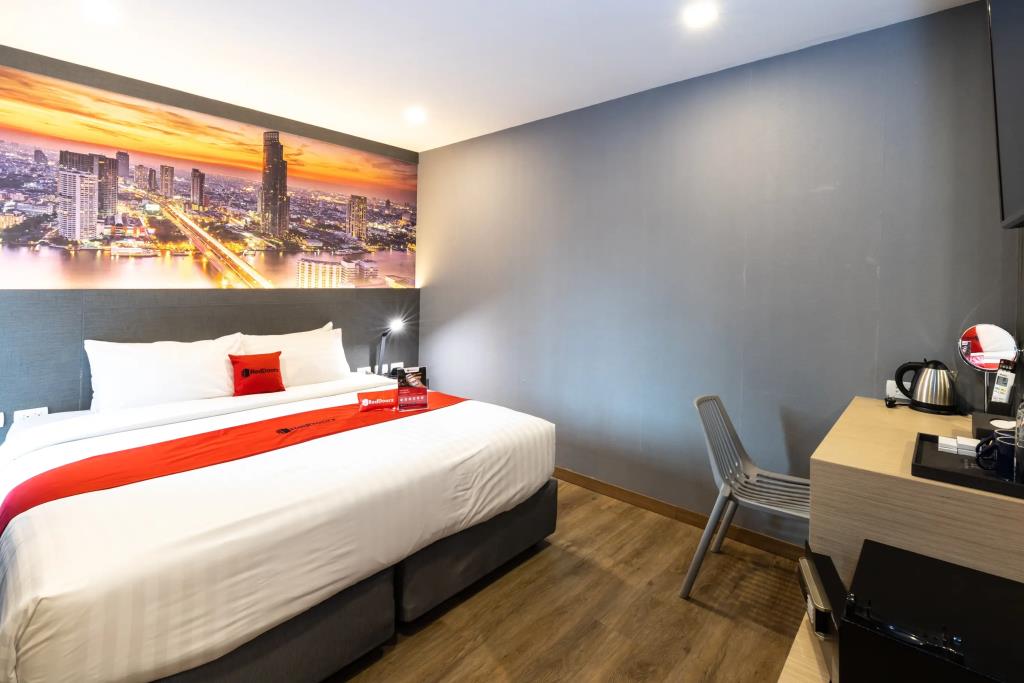 Hyde Park Hotel Bangkok 3*
