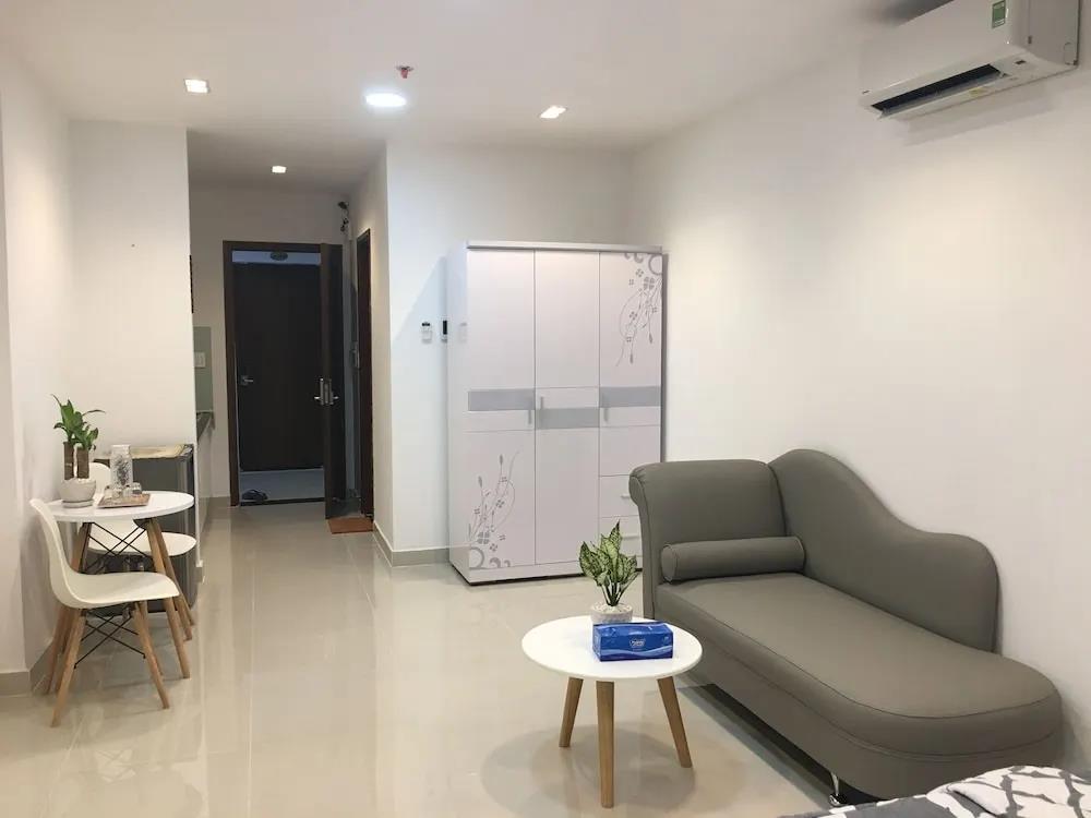 Le Hieu Apartment at Sky Center 0*