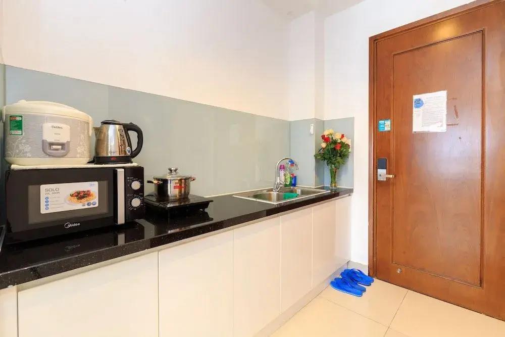 Le Hieu Apartment at Sky Center 0*