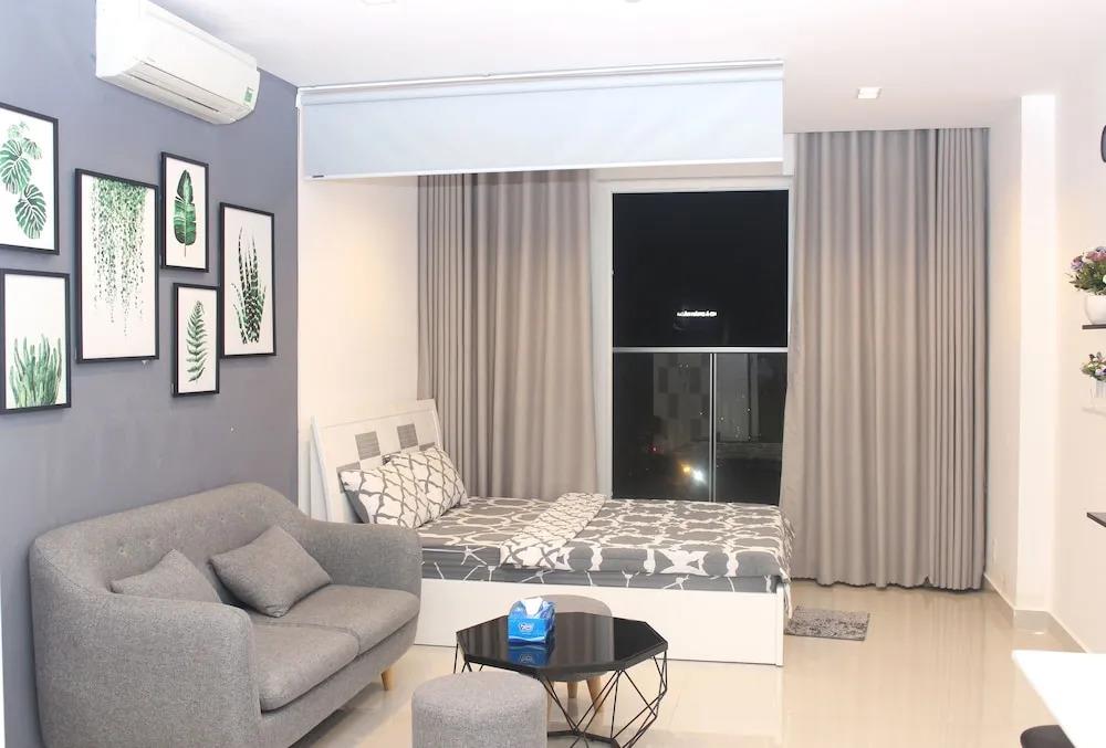 Le Hieu Apartment at Sky Center 0*