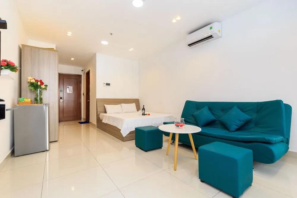 Le Hieu Apartment at Sky Center 0*