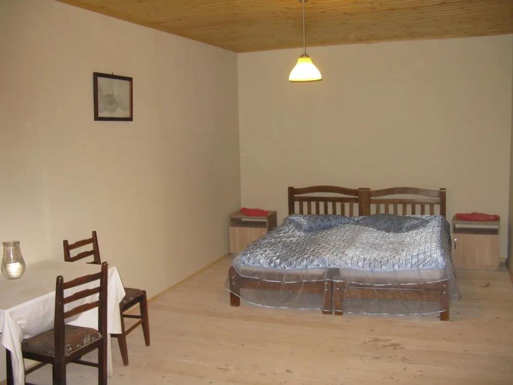 Hotel Ushba 2*