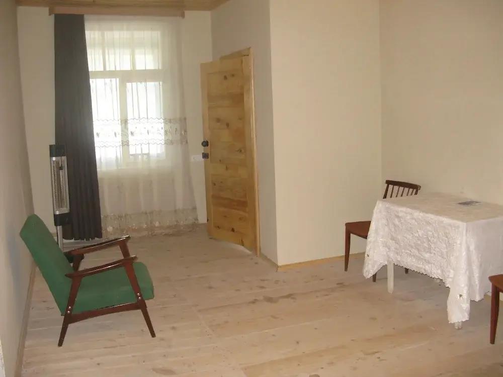 Hotel Ushba 2*
