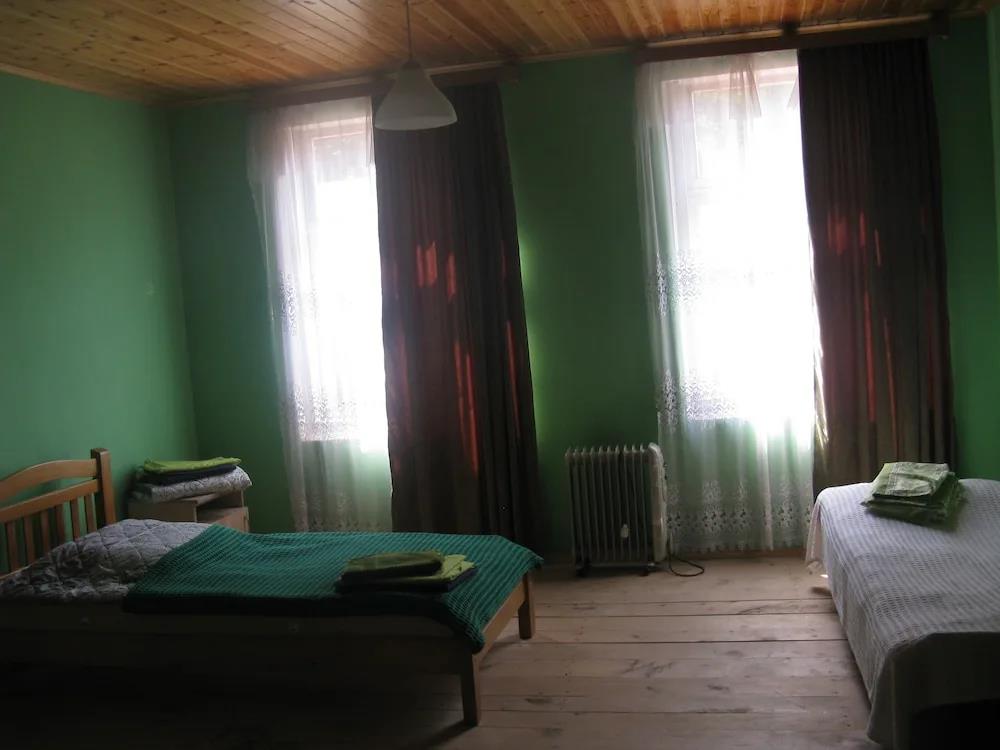 Hotel Ushba 2*