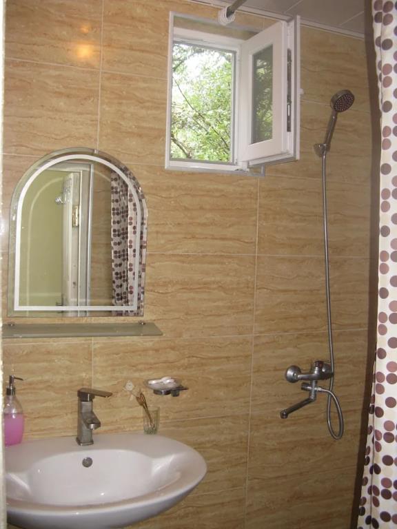 Hotel Ushba 2*