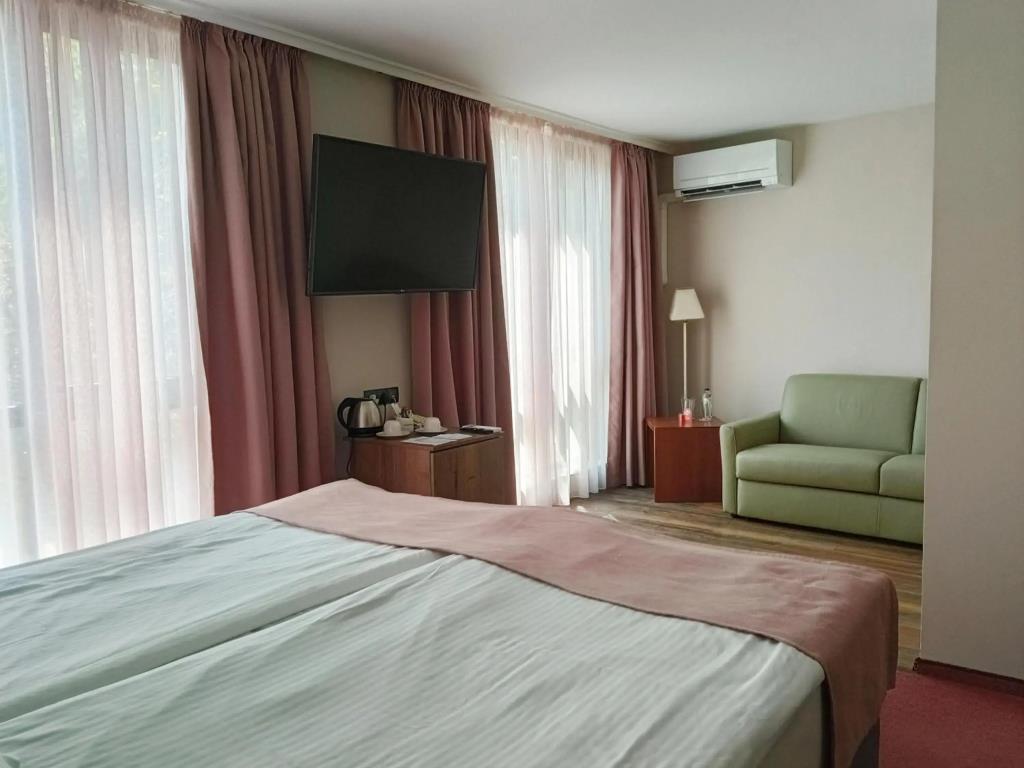 Hugo hotel 3*