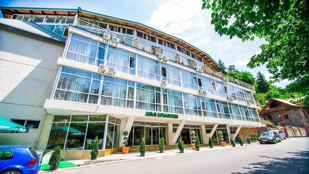 Hotel Aisi 3*