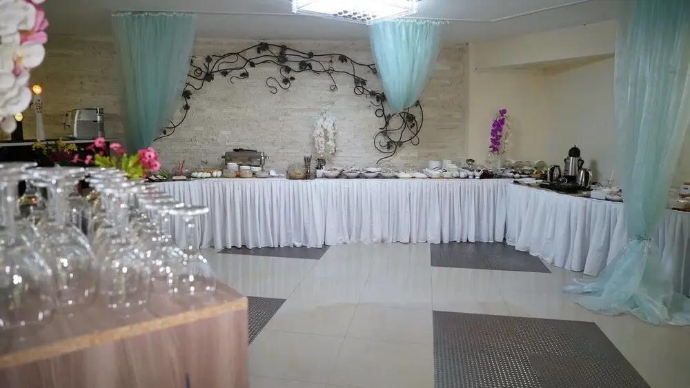 Hotel Aisi 3*